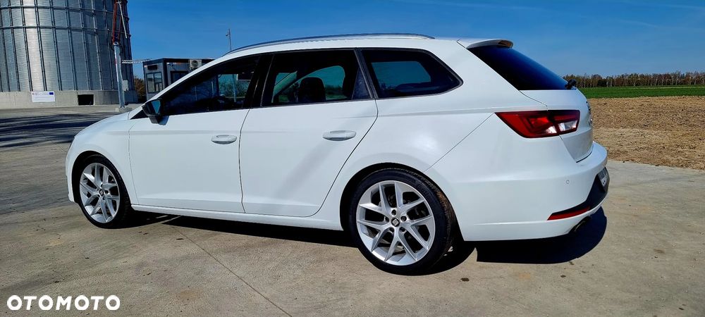 Seat Leon 2.0 TDI DPF Ecomotive DSG FR - 11