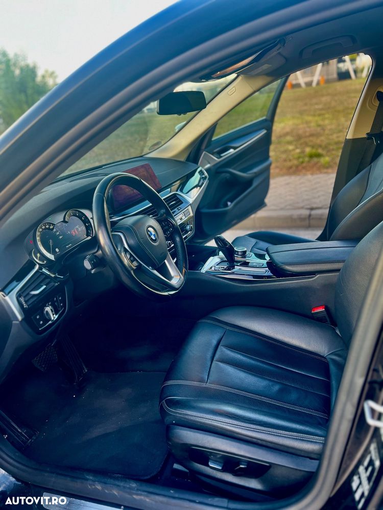 BMW Seria 5 520i AT - 8