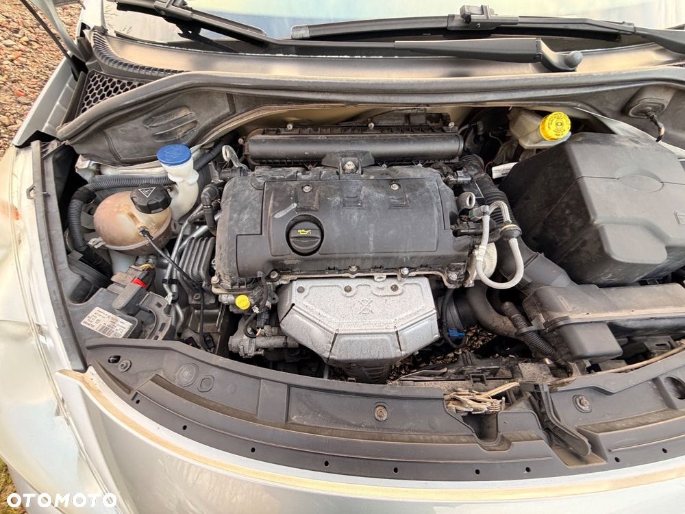Peugeot 207 1.4 - 14