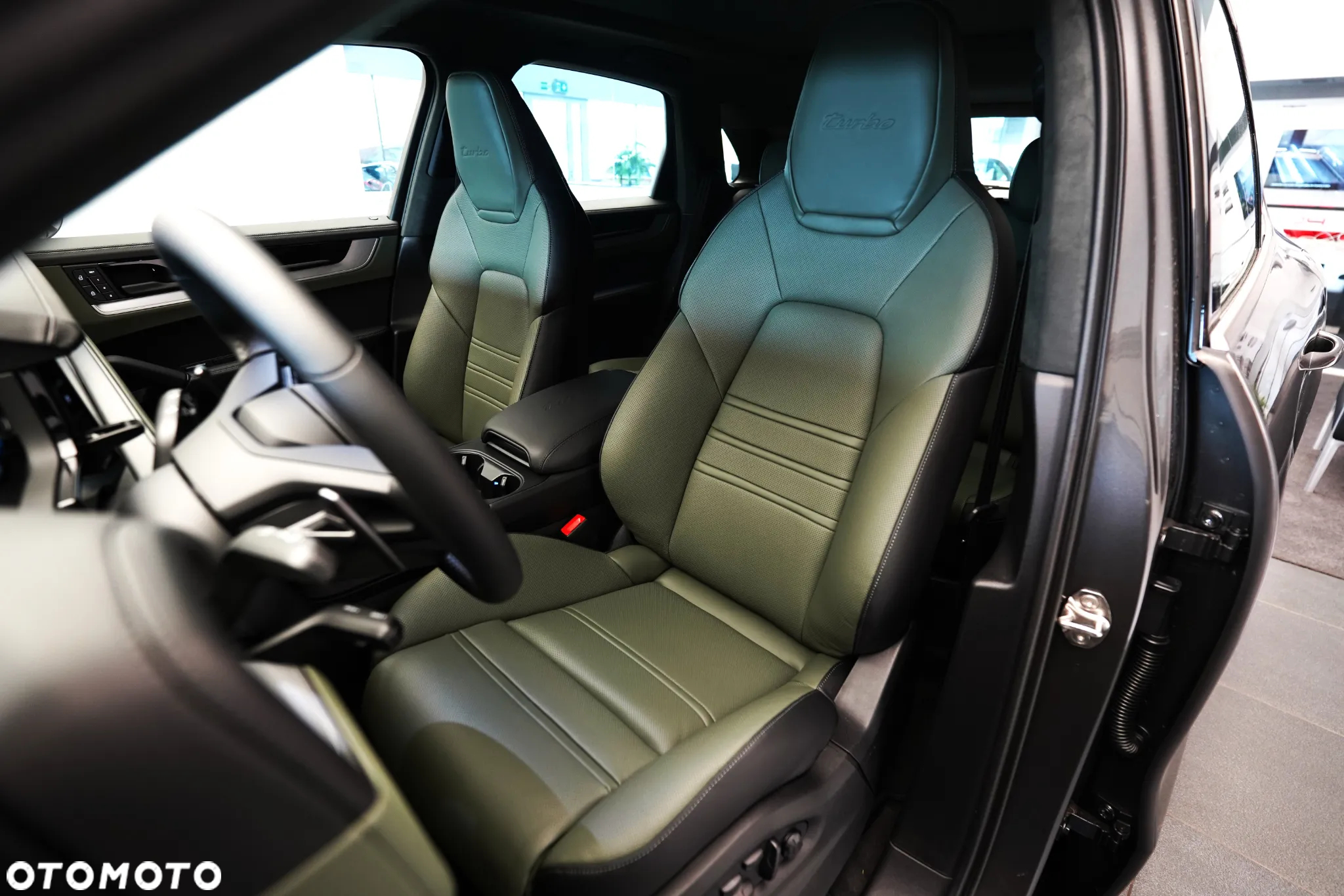 Porsche Cayenne - 8