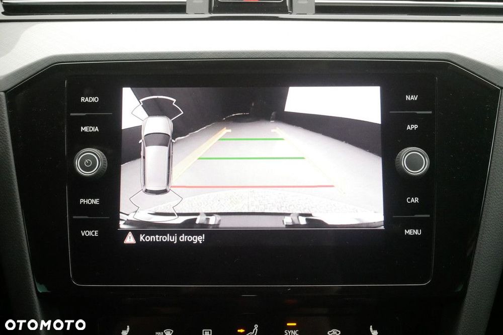 Volkswagen Passat Variant 2.0 TDI SCR Business DSG - 21