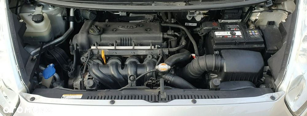 Kia Venga - 25