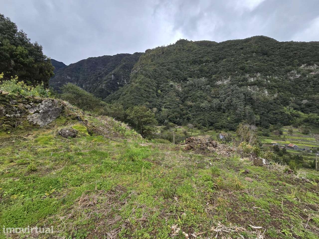 TERRENO COM 690,52M2 COM PROJECTO APROVADO PARA PALHEIRO,NO CHAO DA RI - Grande imagem: 3/17