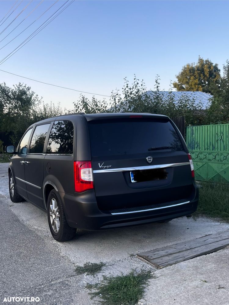 Lancia Voyager - 2
