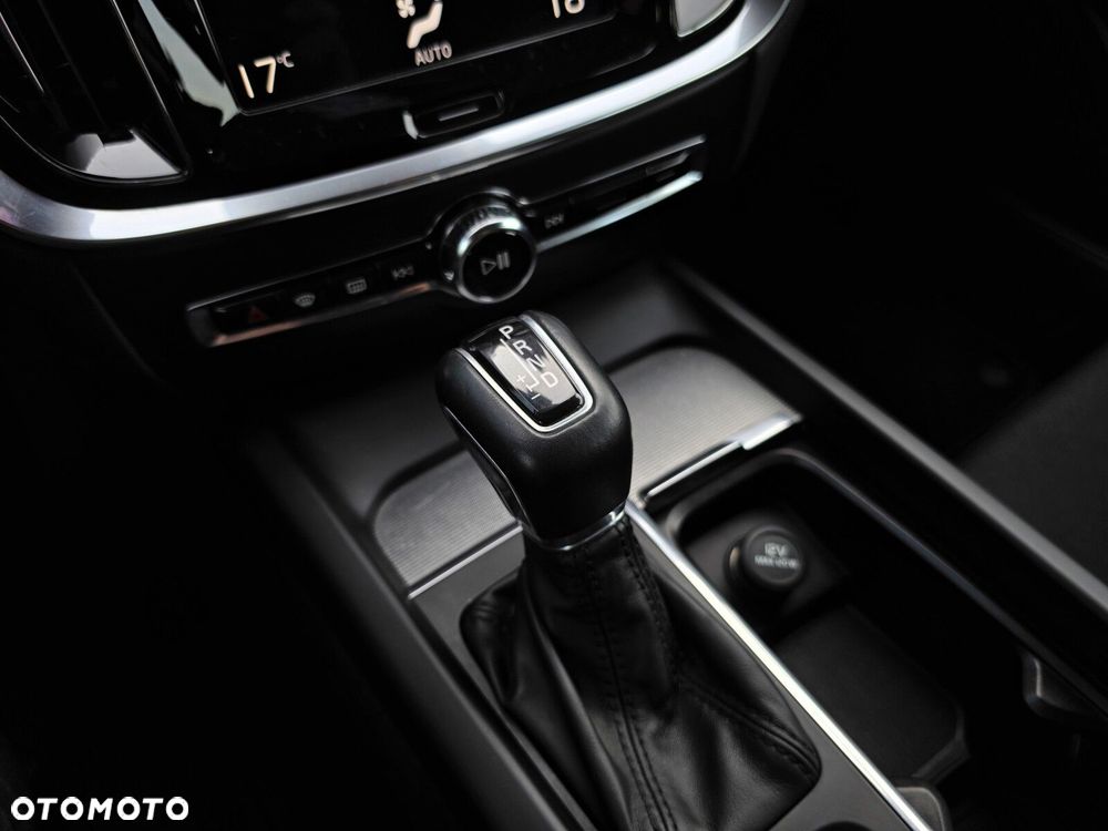 Volvo V60 Cross Country D4 AWD - 20