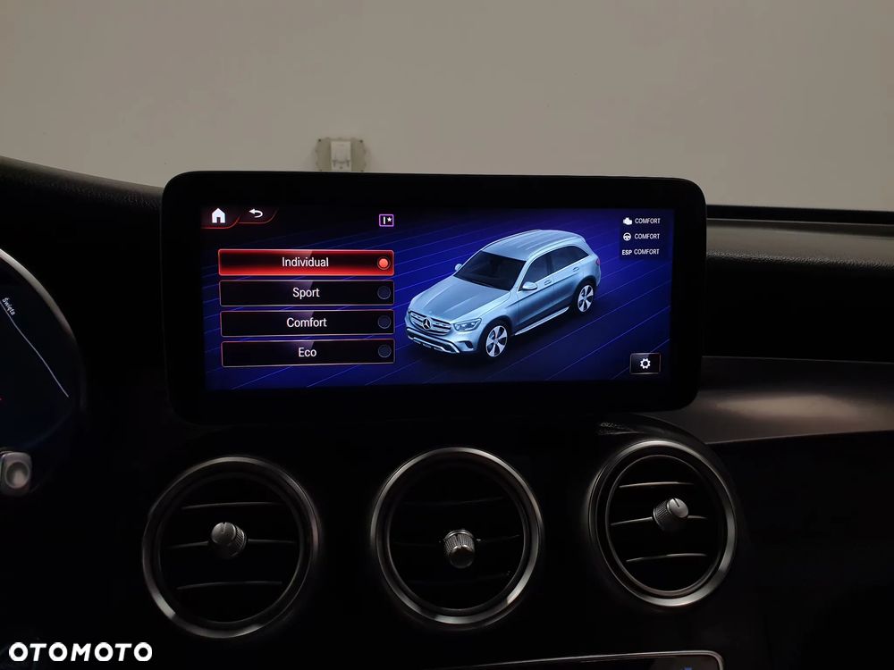 Mercedes-Benz GLC 220 d 4Matic 9G-TRONIC AMG Line Plus - 21