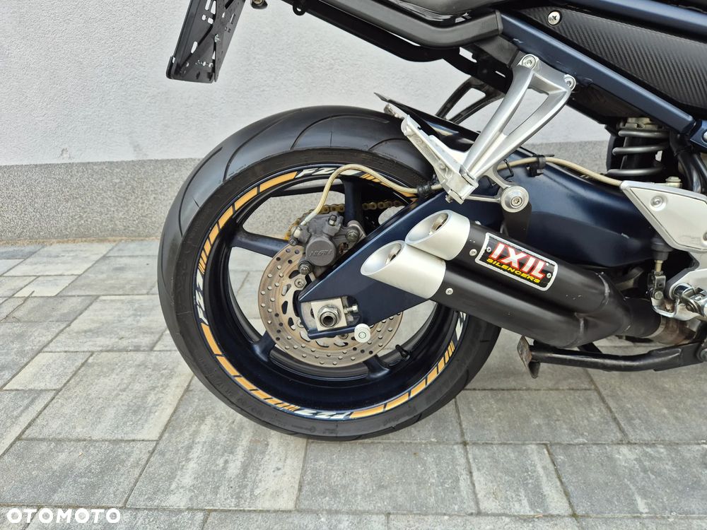 Yamaha FZ - 12