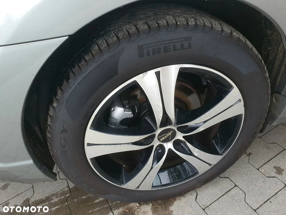Toyota Avensis 1.8 Sol - 22