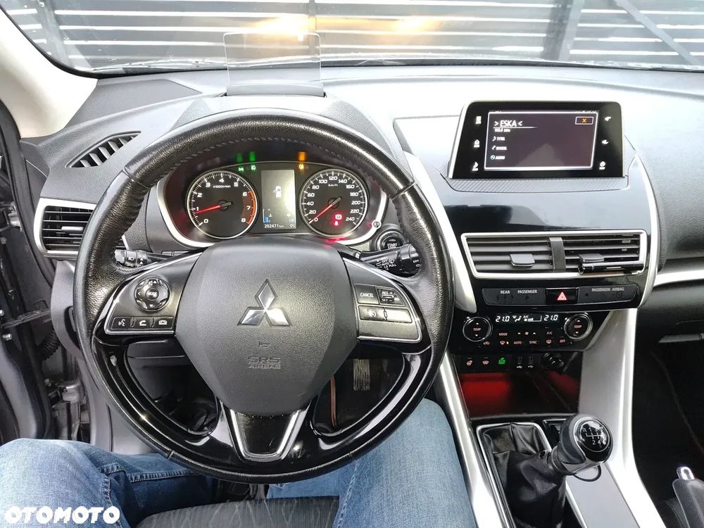 Mitsubishi Eclipse Cross - 10