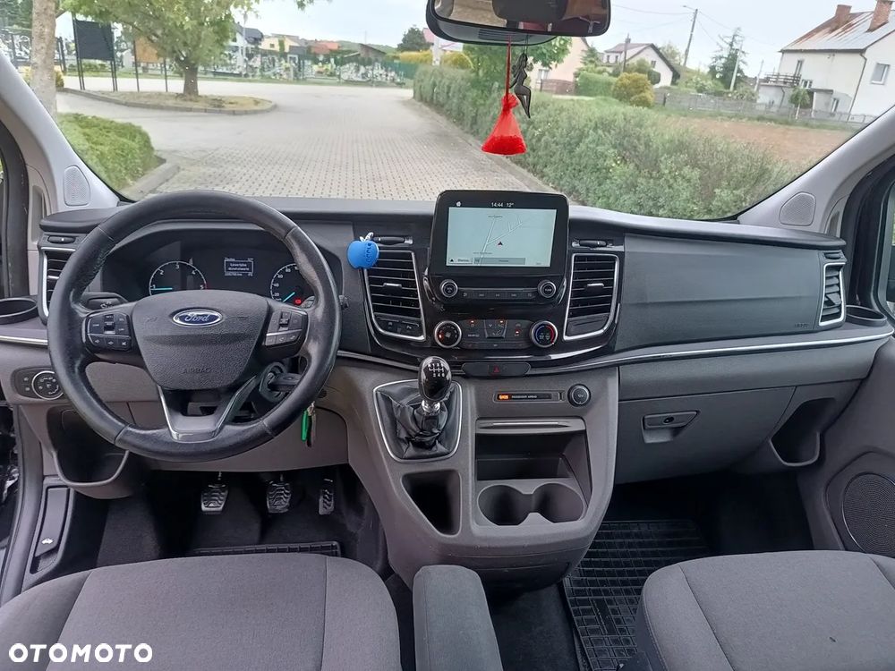 Ford Tourneo Custom 2.0 EcoBlue L1 Titanium - 12
