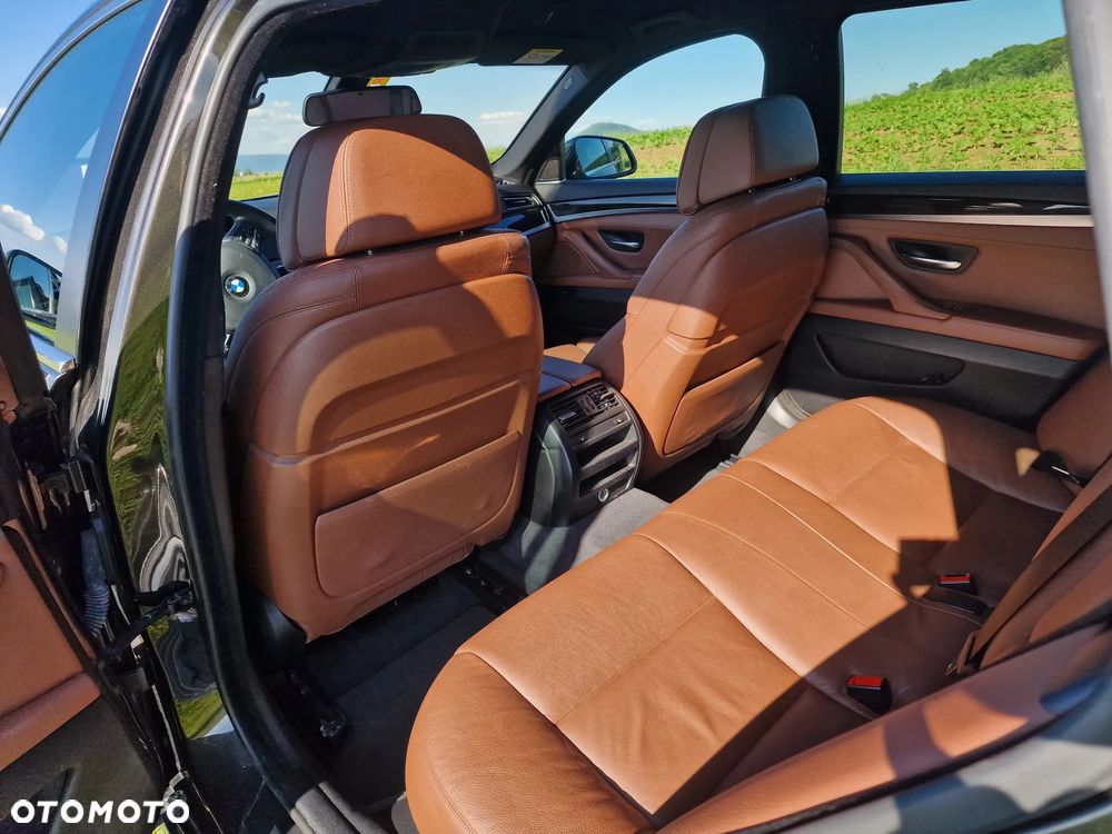 BMW Seria 5 530d Touring Luxury Line - 10