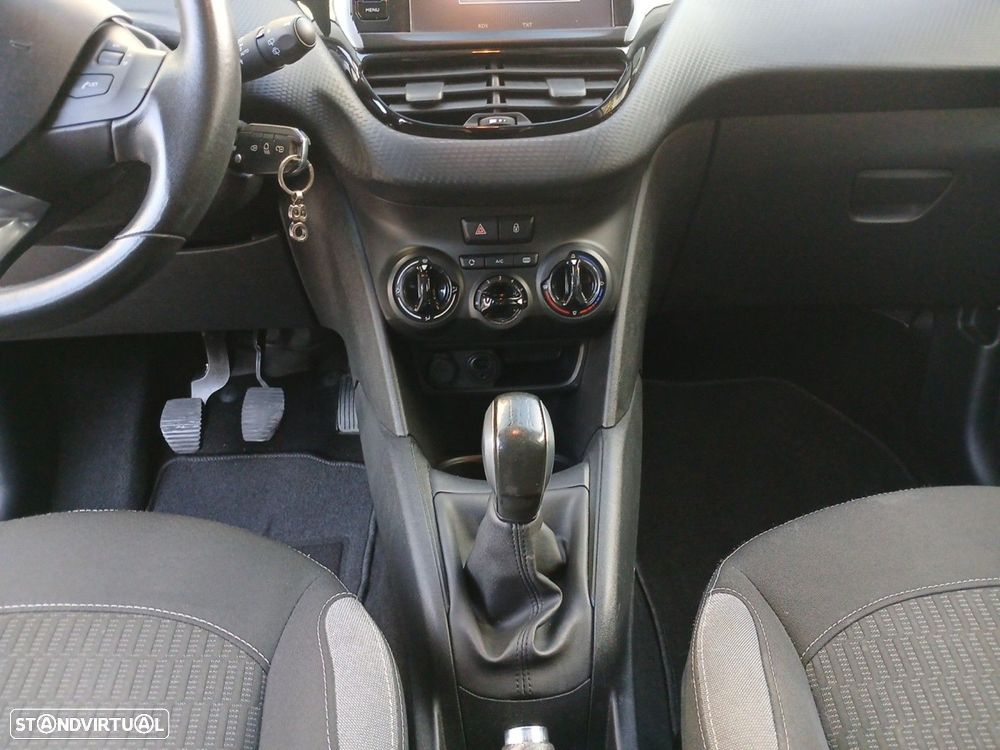 Peugeot 208 1.2 PureTech Style - 11