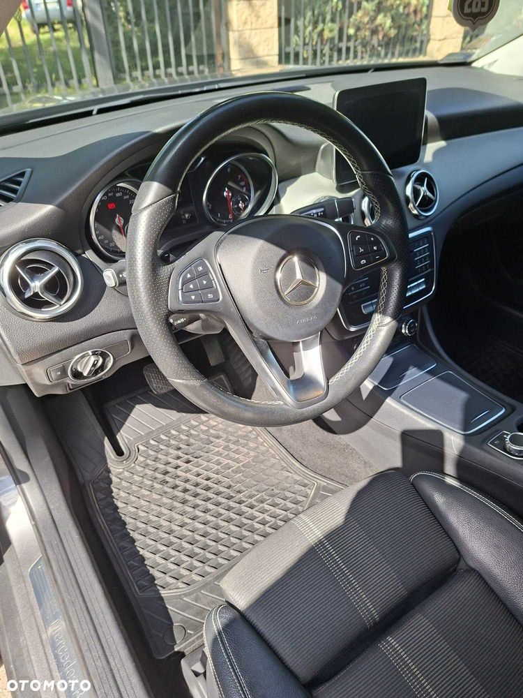Mercedes-Benz GLA - 6