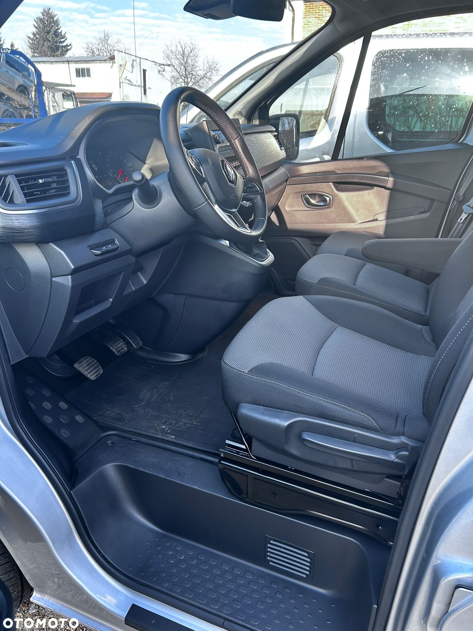 Renault Trafic - 8