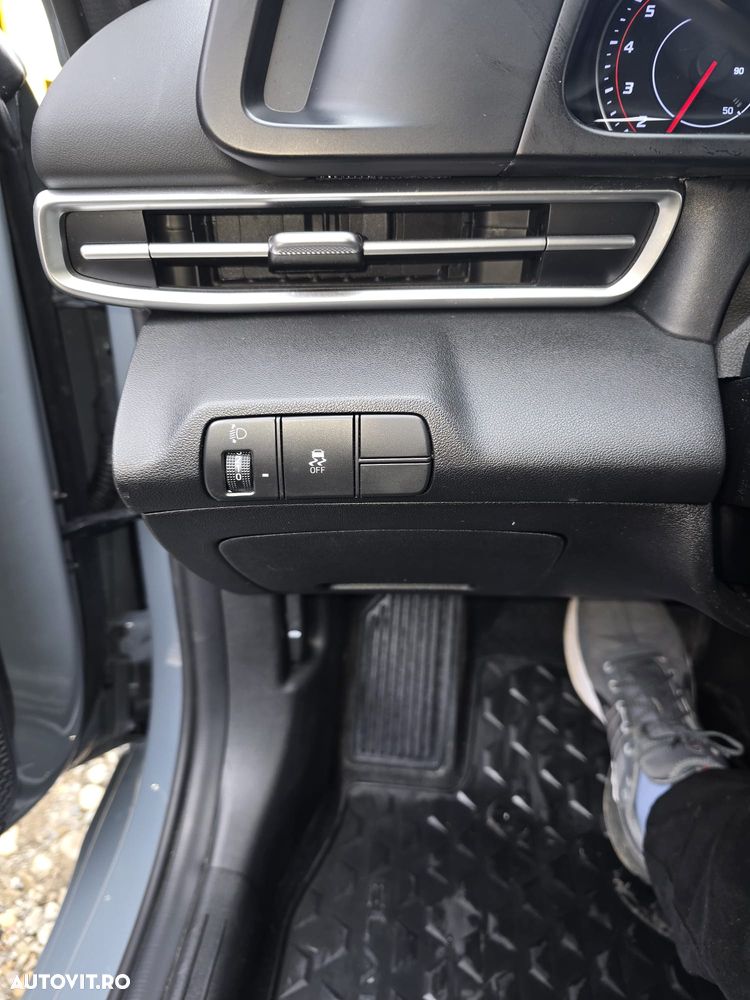 Hyundai Elantra 1.6 l 123 CP CVT Comfort - 12