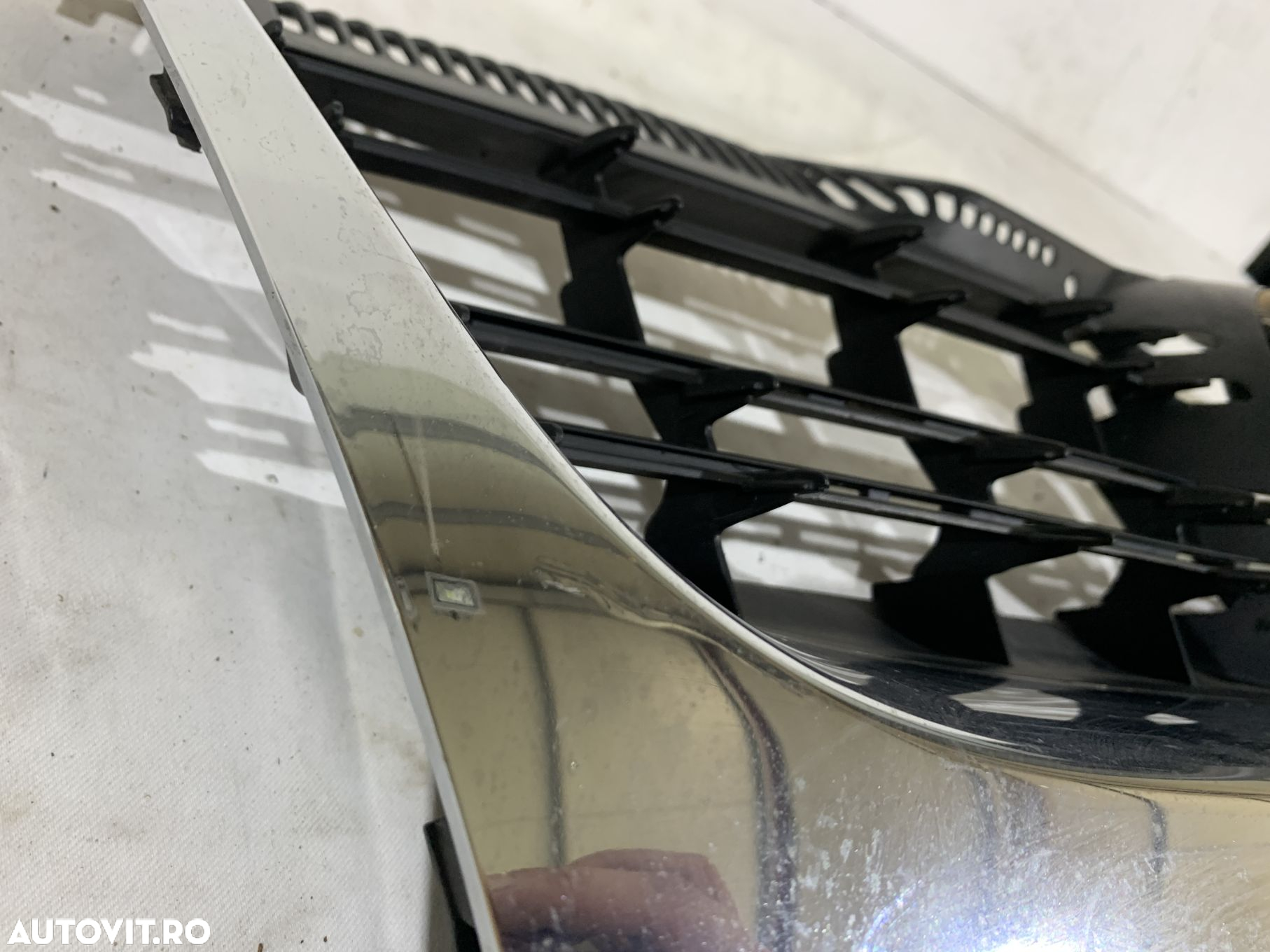 Grila radiator VW Golf 5 Kombi , Jetta  2005 , 2006 , 2007 , 2008 , 2009 , 2010 - 2