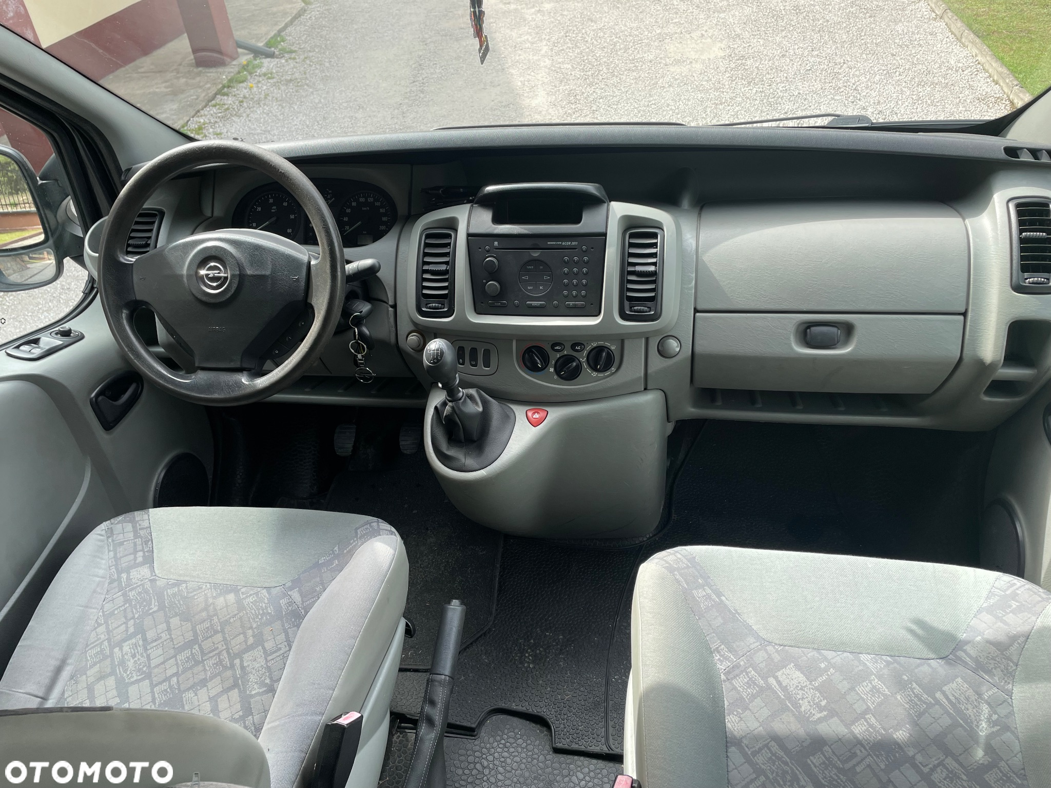 Opel Vivaro 2.5 CDTI L2H1 - 13