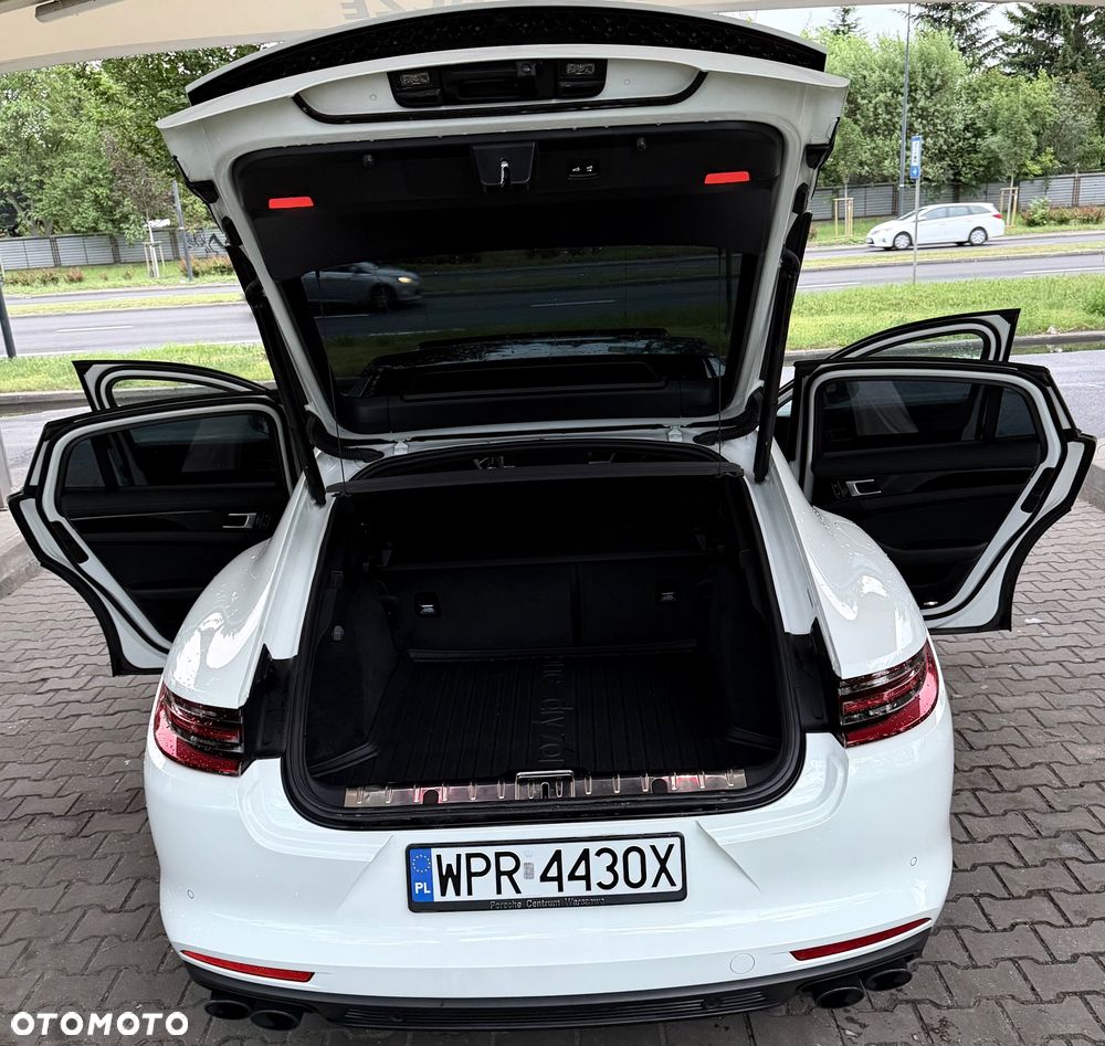 Porsche Panamera - 22