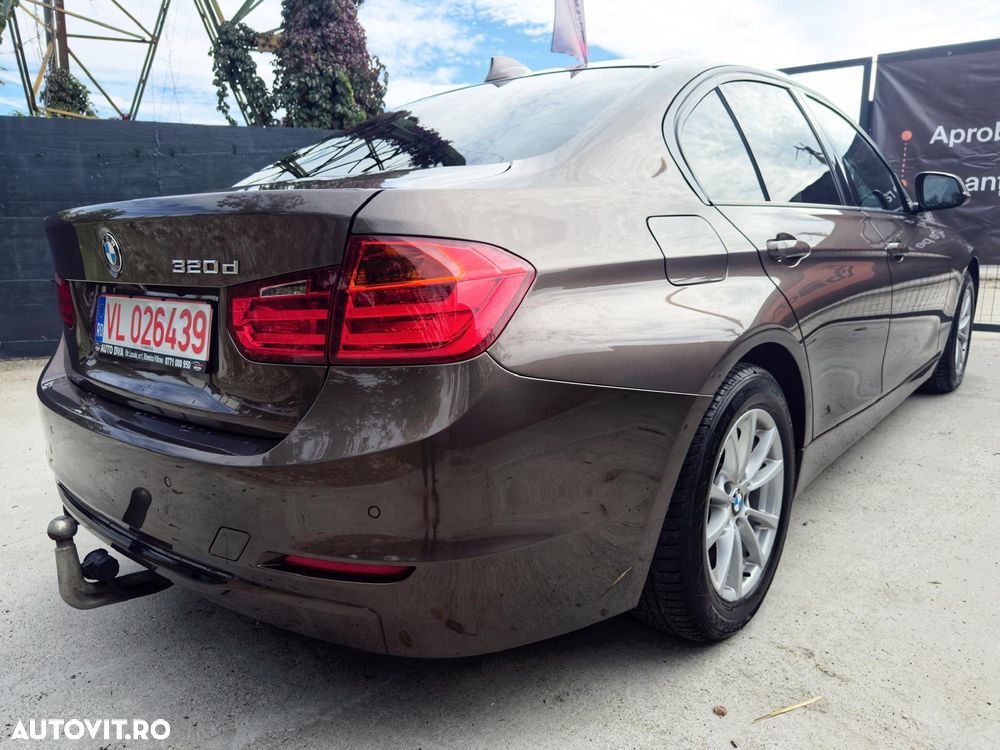 BMW Seria 3 320d Aut. Blue Performance Sport Line - 7