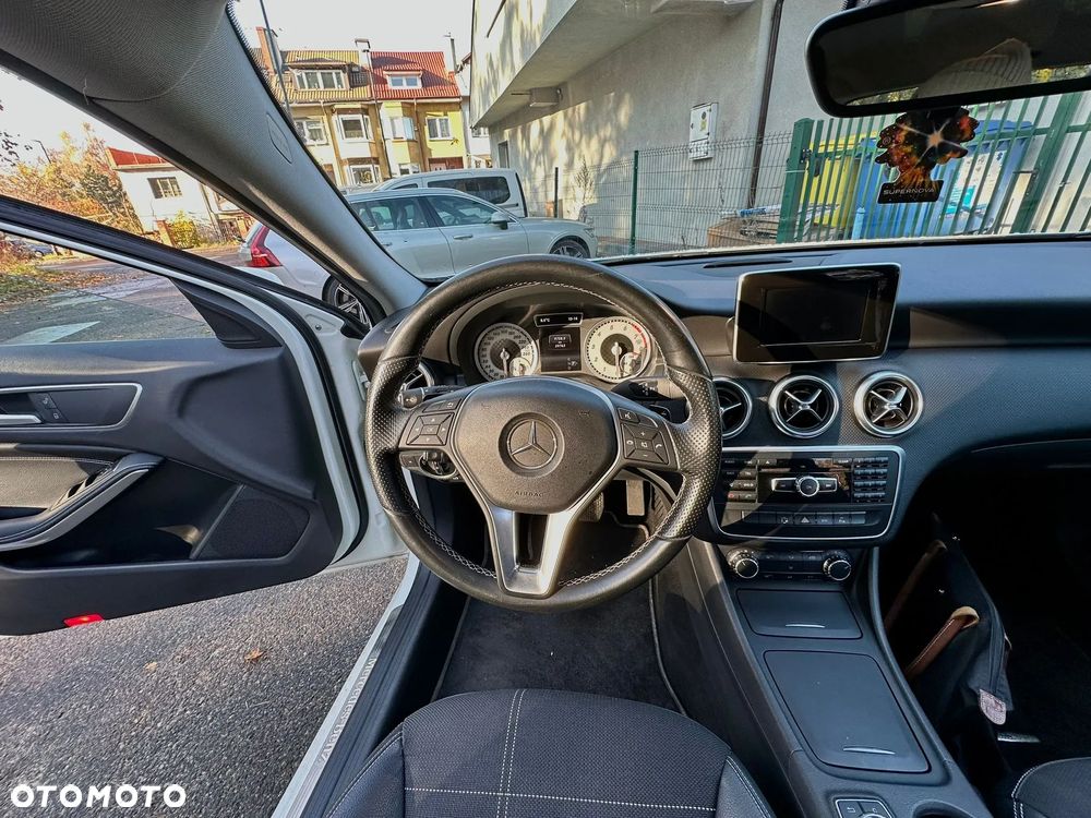 Mercedes-Benz Klasa A 180 7G-DCT - 6