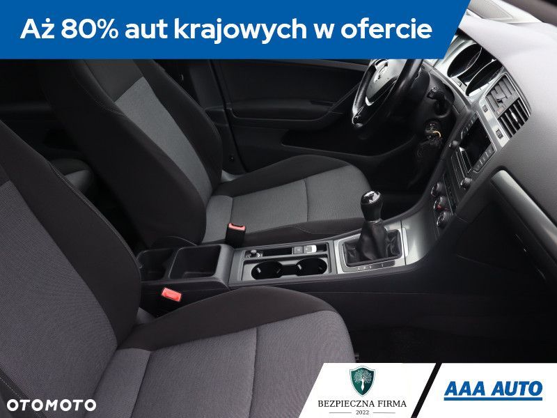 Volkswagen Golf - 10