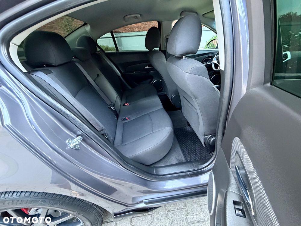 Chevrolet Cruze 1.8 LTZ - 33