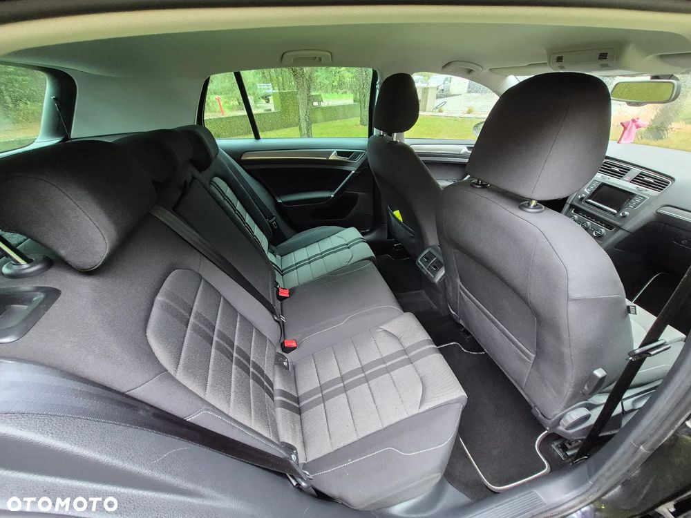 Volkswagen Golf 1.6 TDI BlueMotion Comfortline - 11