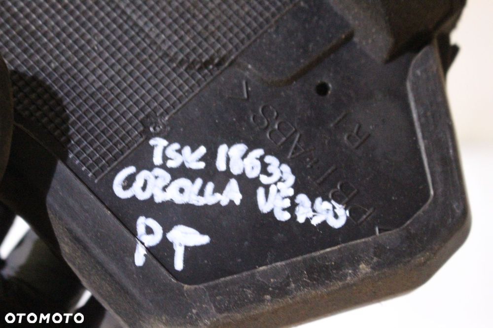 ZAMEK PRAWY TYŁ DRZWI TOYOTA COROLLA VERSO E12 2.0D4D - 3