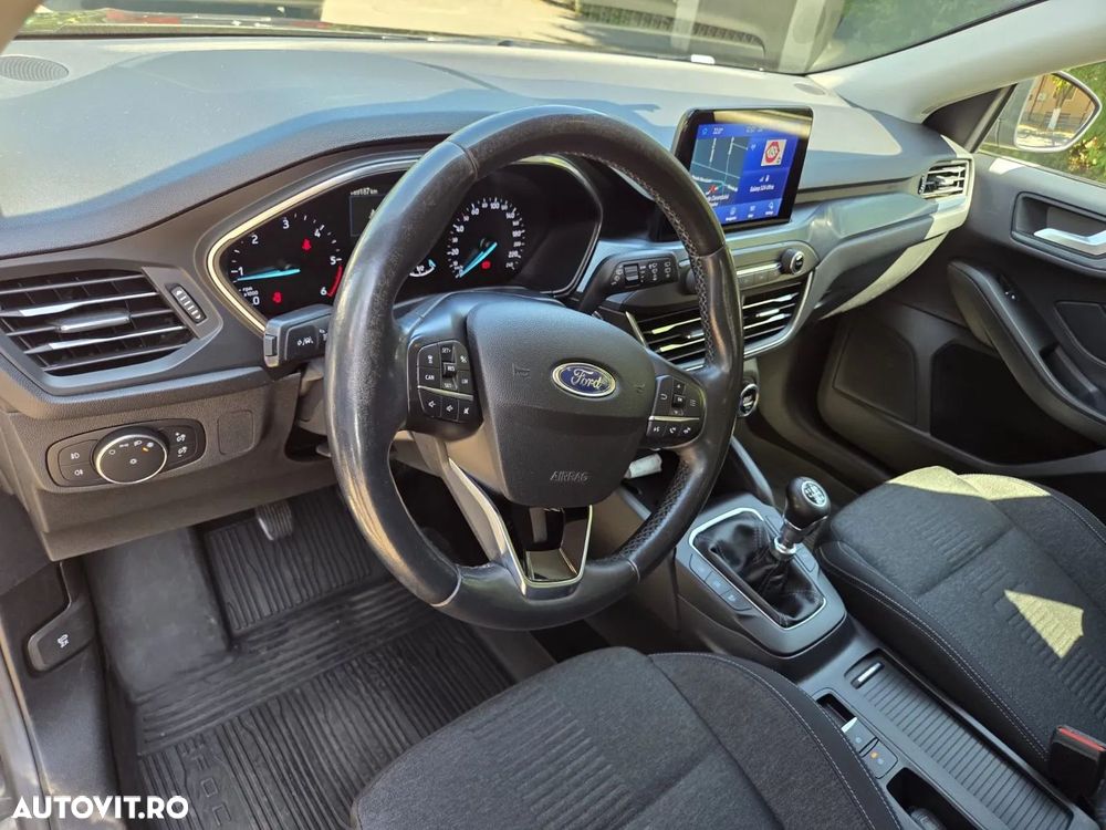 Ford Focus - 11