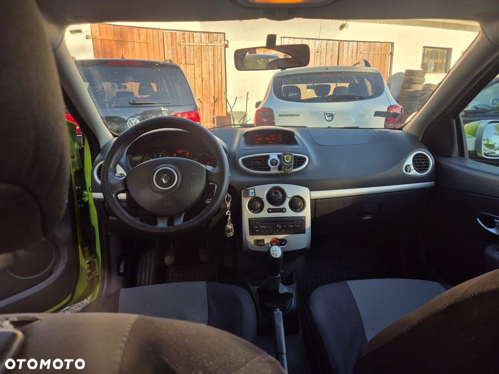 Renault Clio 1.2 16V Authentique - 12
