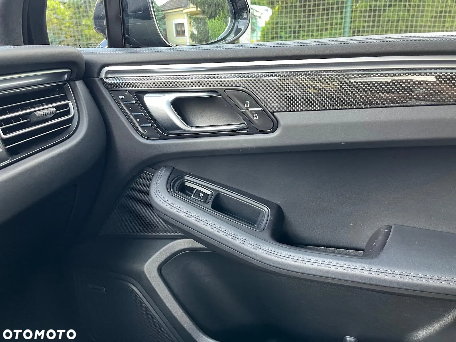 Porsche Macan Turbo - 25