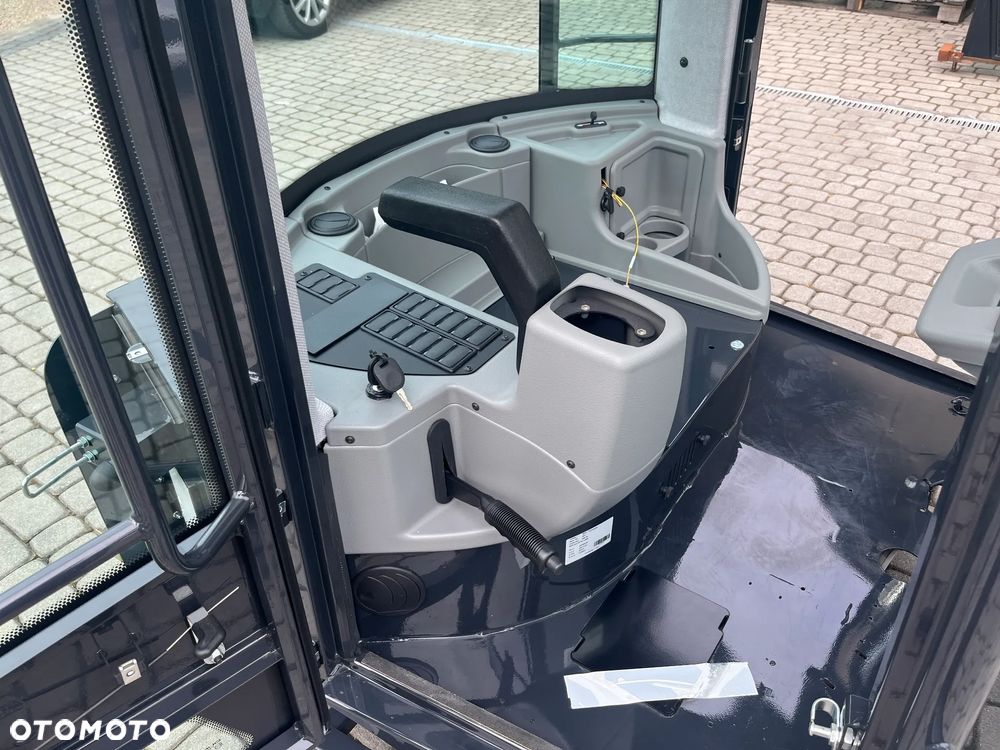 KABINA  MINI KOPARKA ŁADOWARKA Schäffer SK31 BOBCAT GIANT AVANT 11787netto - 15