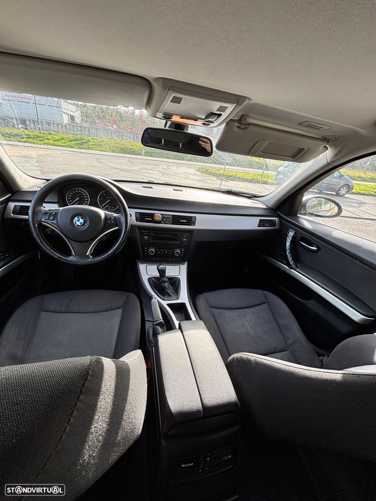 BMW 318 d Navigation Sport - 8