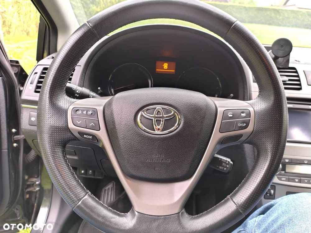 Toyota Avensis 1.8 Sol plus NAVI - 21