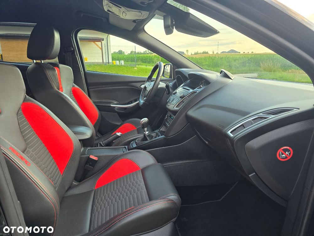 Ford Focus 2.0 EcoBoost ST mit Leder-Exclusiv-Paket - 20