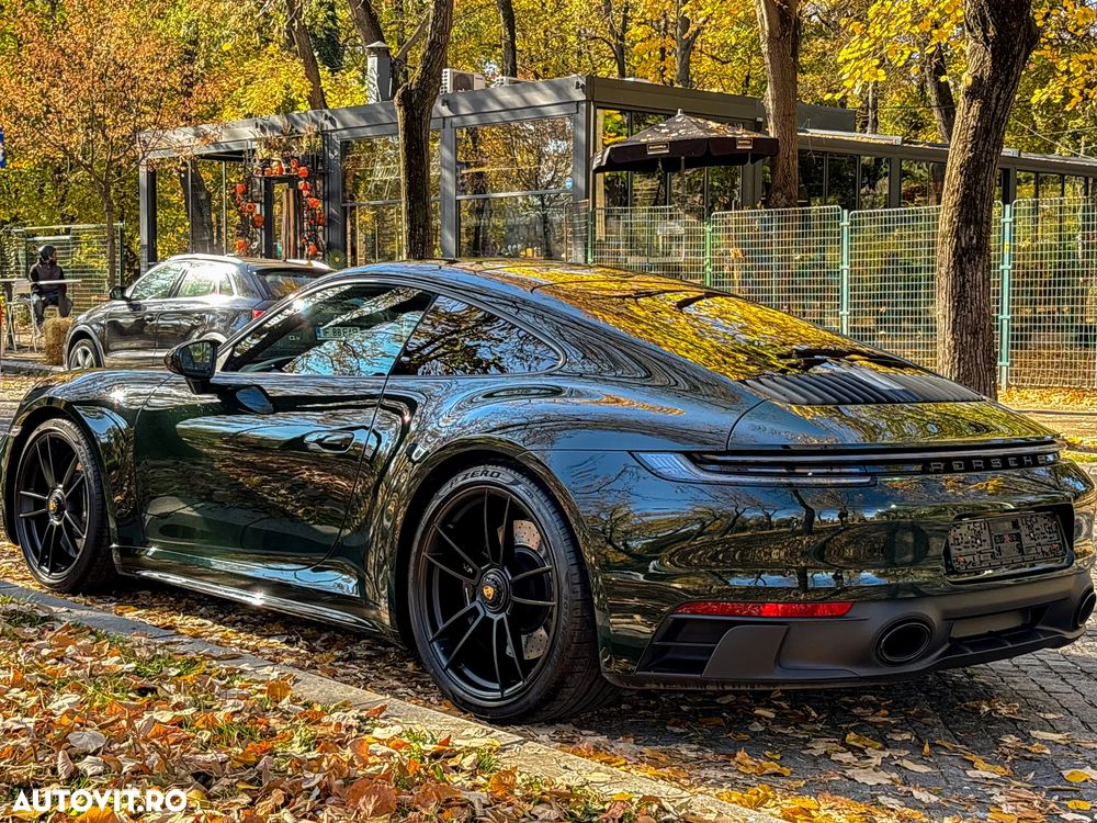 Porsche 911 Carrera 4 GTS PDK - 6