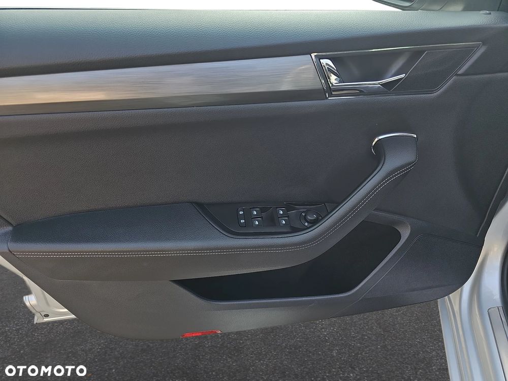 Skoda Superb 2.0 TDI SCR Style DSG - 14