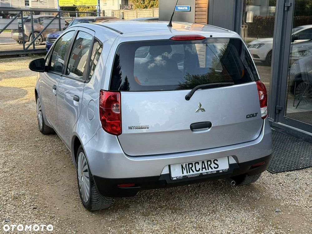 Mitsubishi Colt - 10