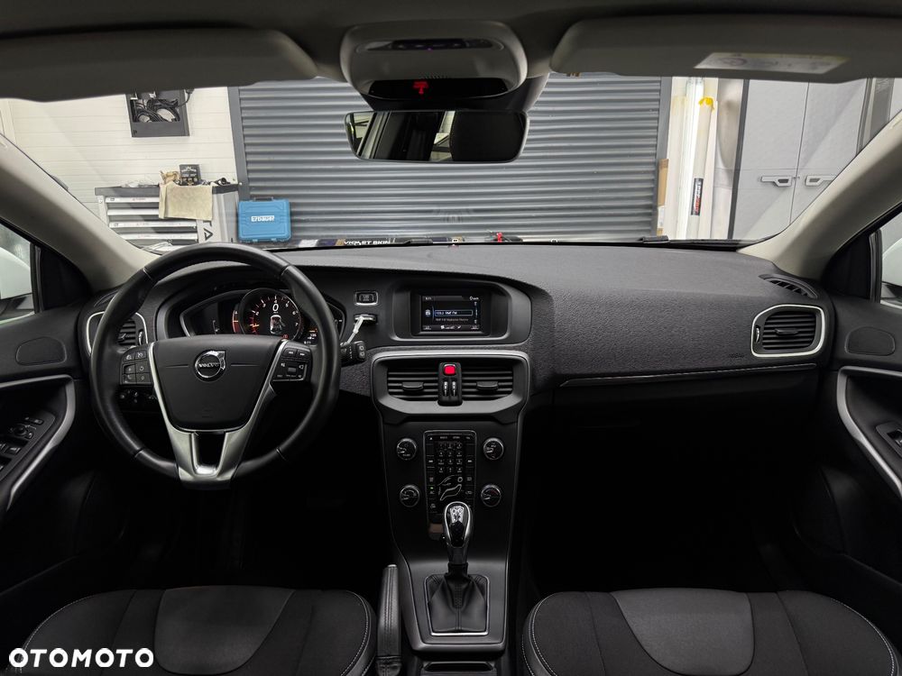 Volvo V40 T2 Geartronic Momentum - 16