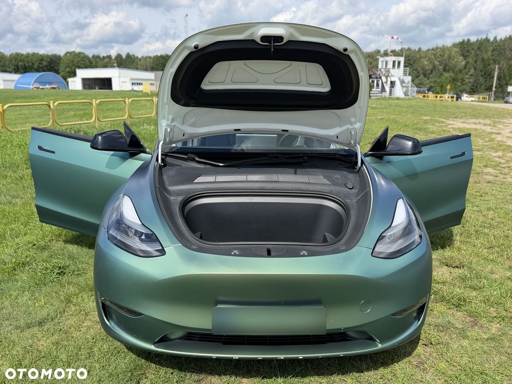 Tesla Model Y - 6