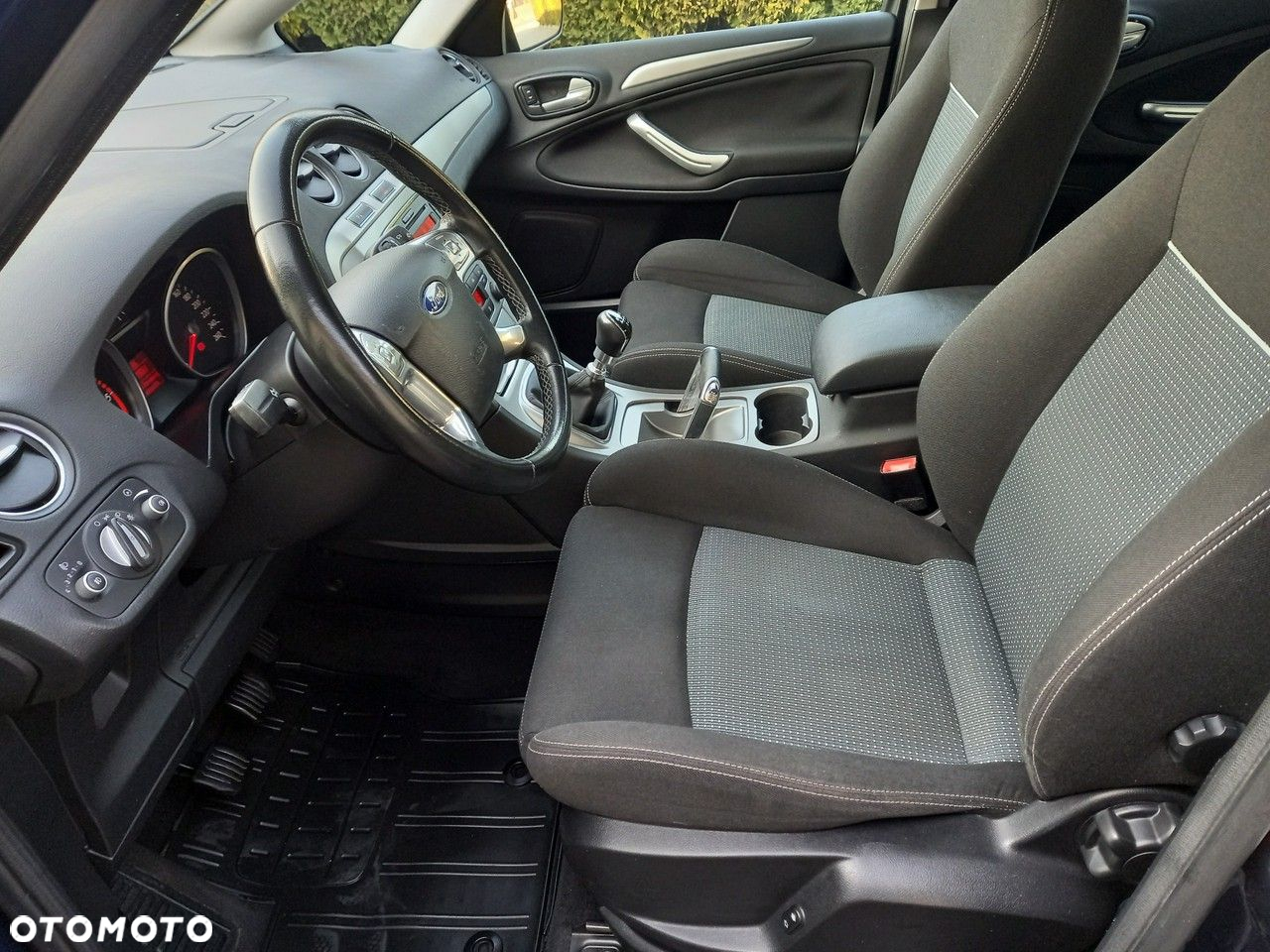 Ford S-Max - 28