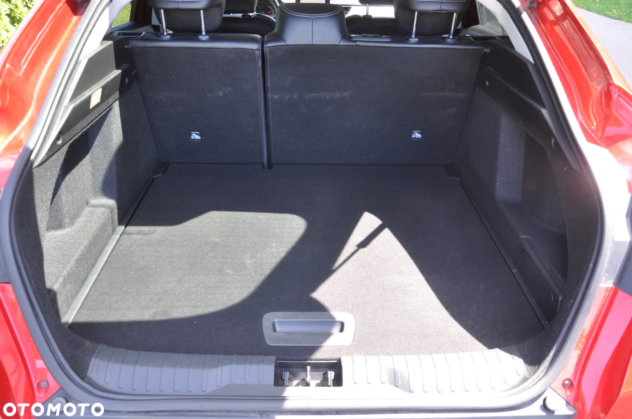Renault Arkana 1.6 E-TECH Intens MMT - 12