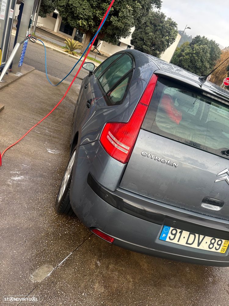 Citroën C4 1.6 HDi 110 Exclusive - 5