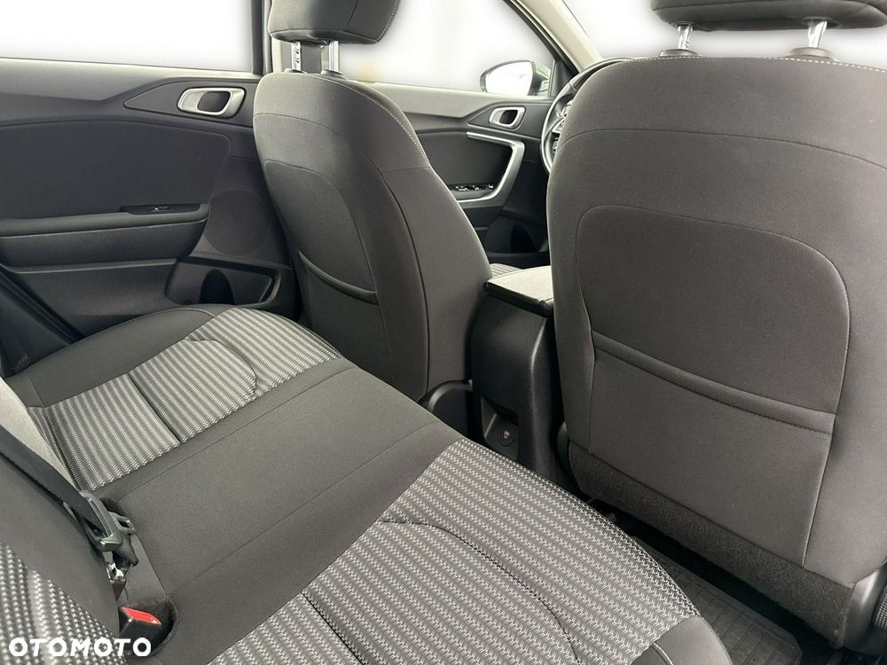 Kia Ceed - 23