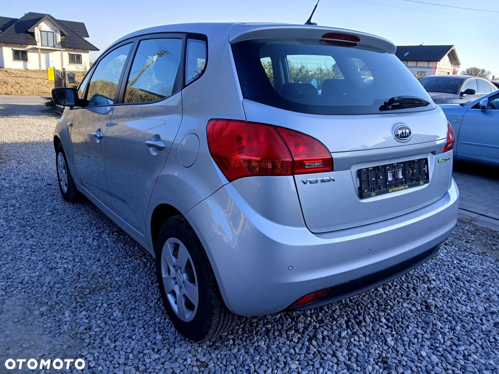 Kia Venga - 26