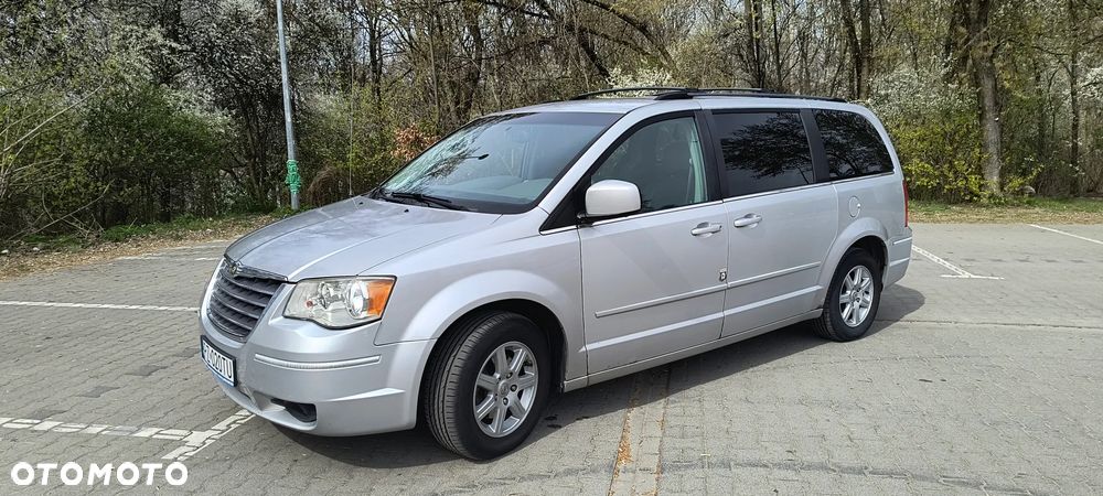 Chrysler Town & Country - 1
