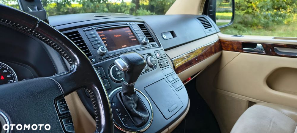Volkswagen Multivan - 10