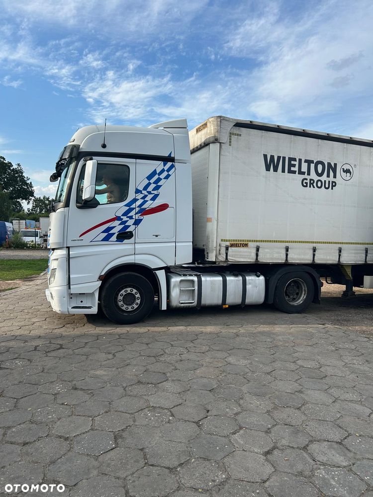 Mercedes-Benz Actros - 2