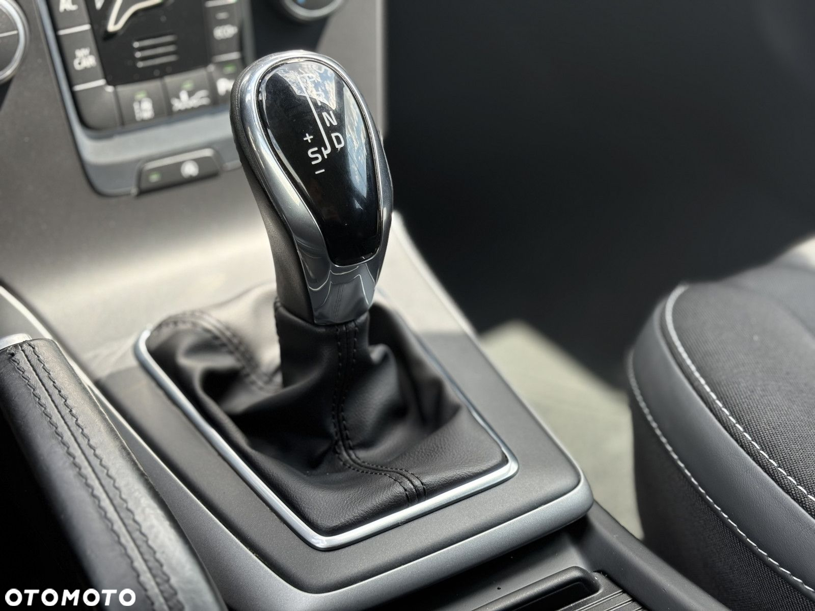 Volvo V40 - 18