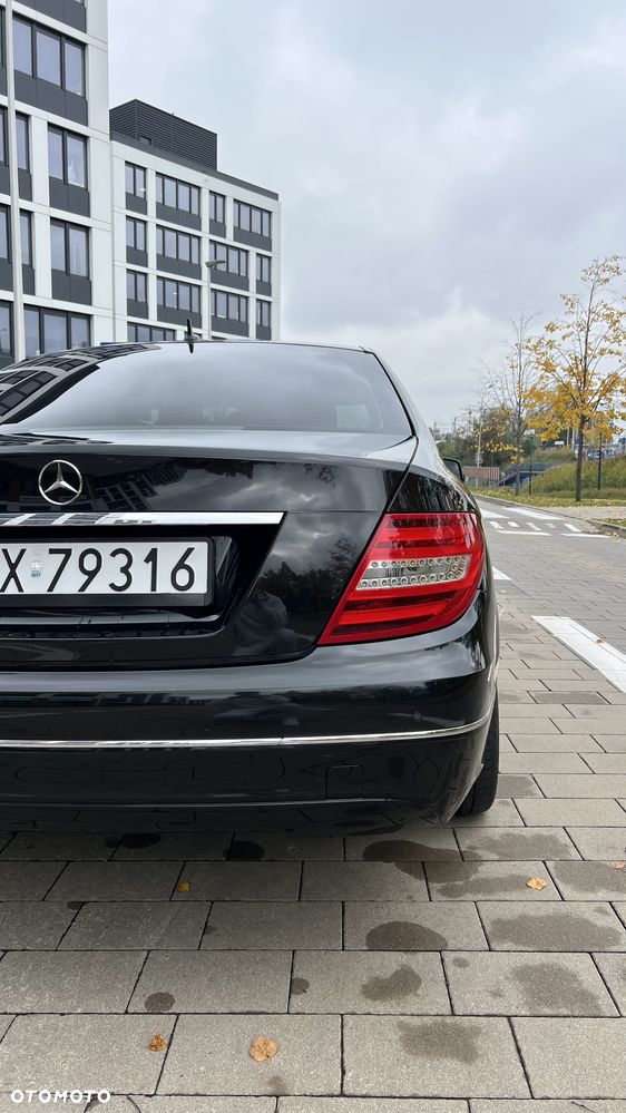 Mercedes-Benz Klasa C 180 BlueEFFICIENCY 7G-TRONIC Avantgarde - 9